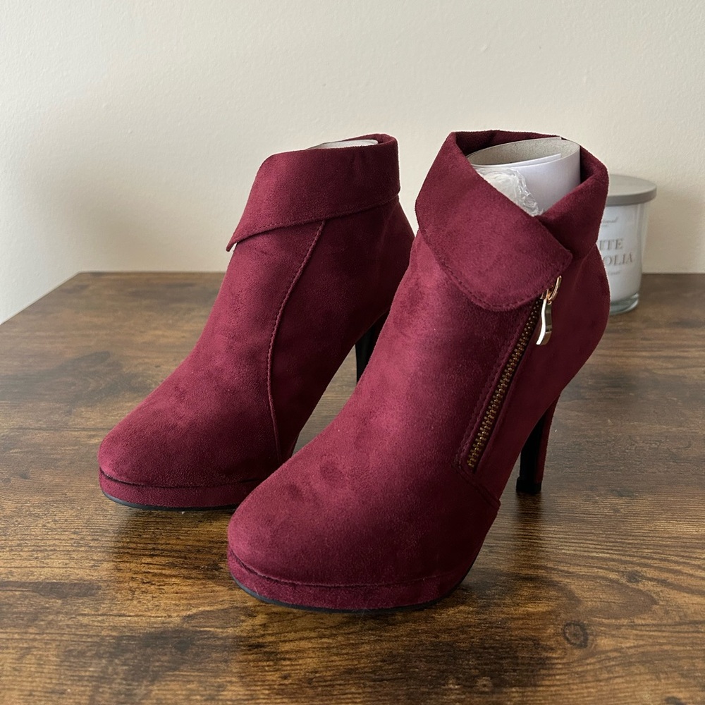 Women’s ankle booties